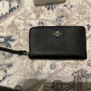 Coach wristlet wallet
